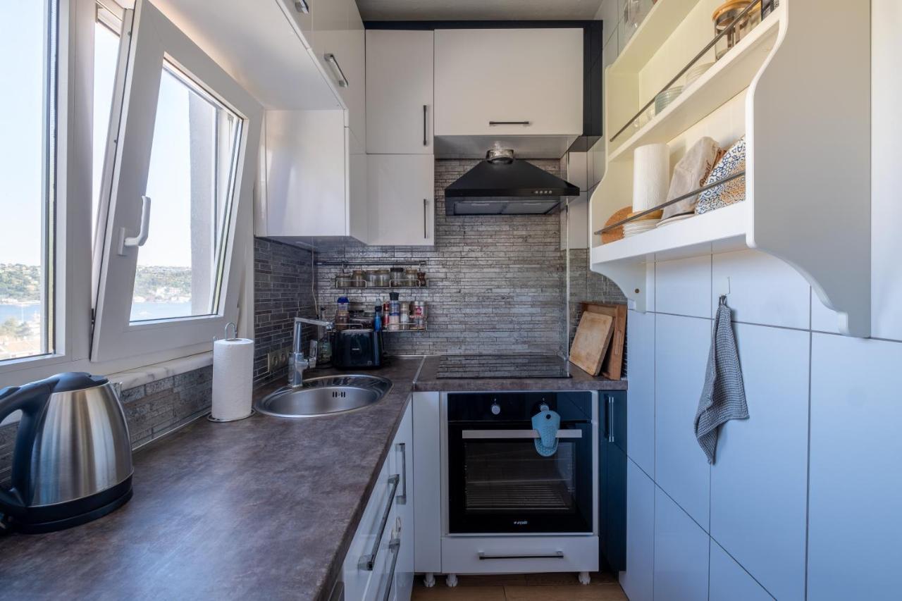 Stunning 2br At The Brim Of The Bosphorus